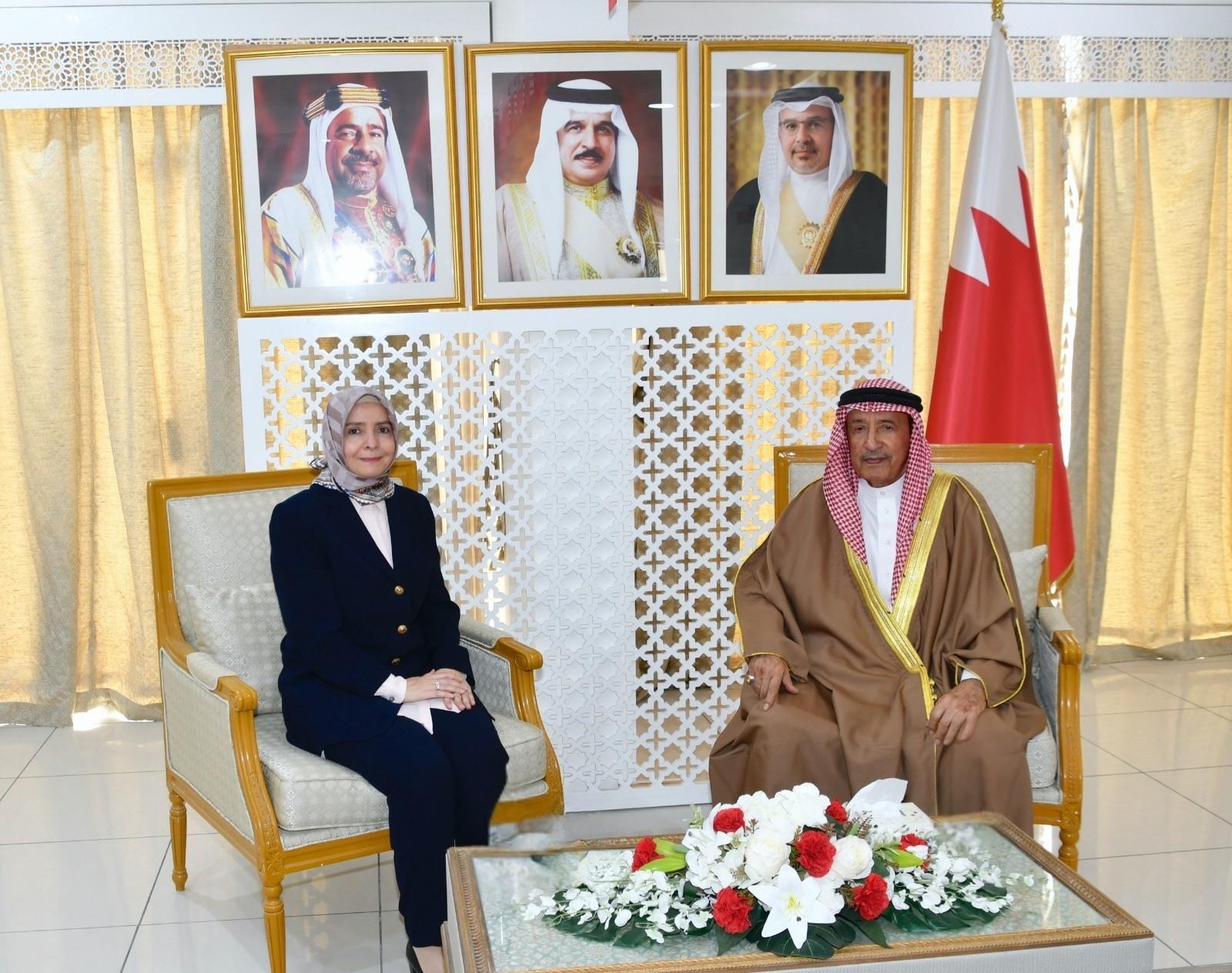 محافظ المحرق يستقبل سفيرة الجمهورية التركية لدى مملكة البحرين<